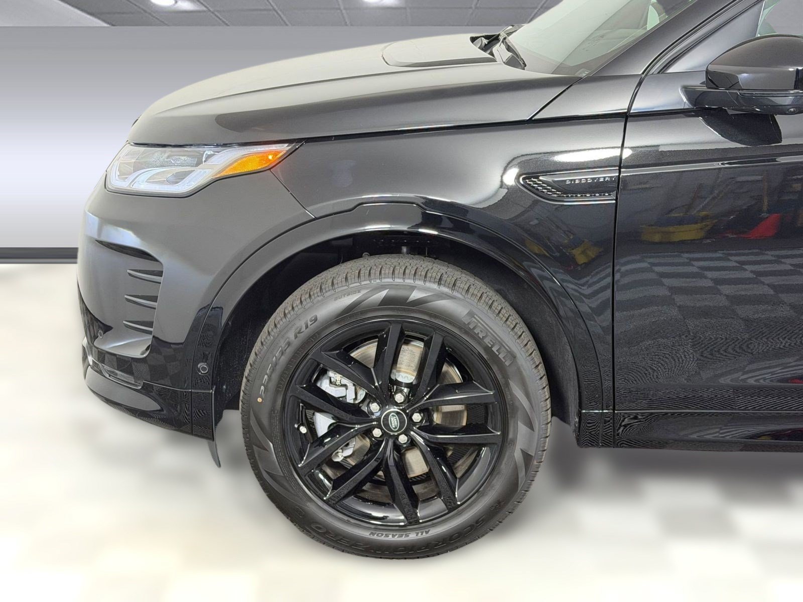 Used 2026 Land Rover Discovery Sport Landmark AWD/4WD image 11