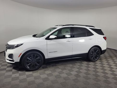 Used 2023 Chevrolet Equinox RS FWD image 2