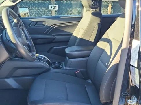 Used 2023 Chevrolet Colorado Trail Boss image 12