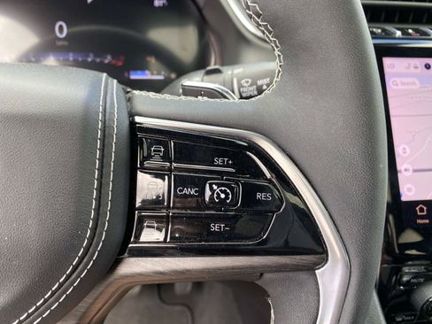 Certified 2023 Jeep Grand Cherokee Overland AWD/4WD image 17