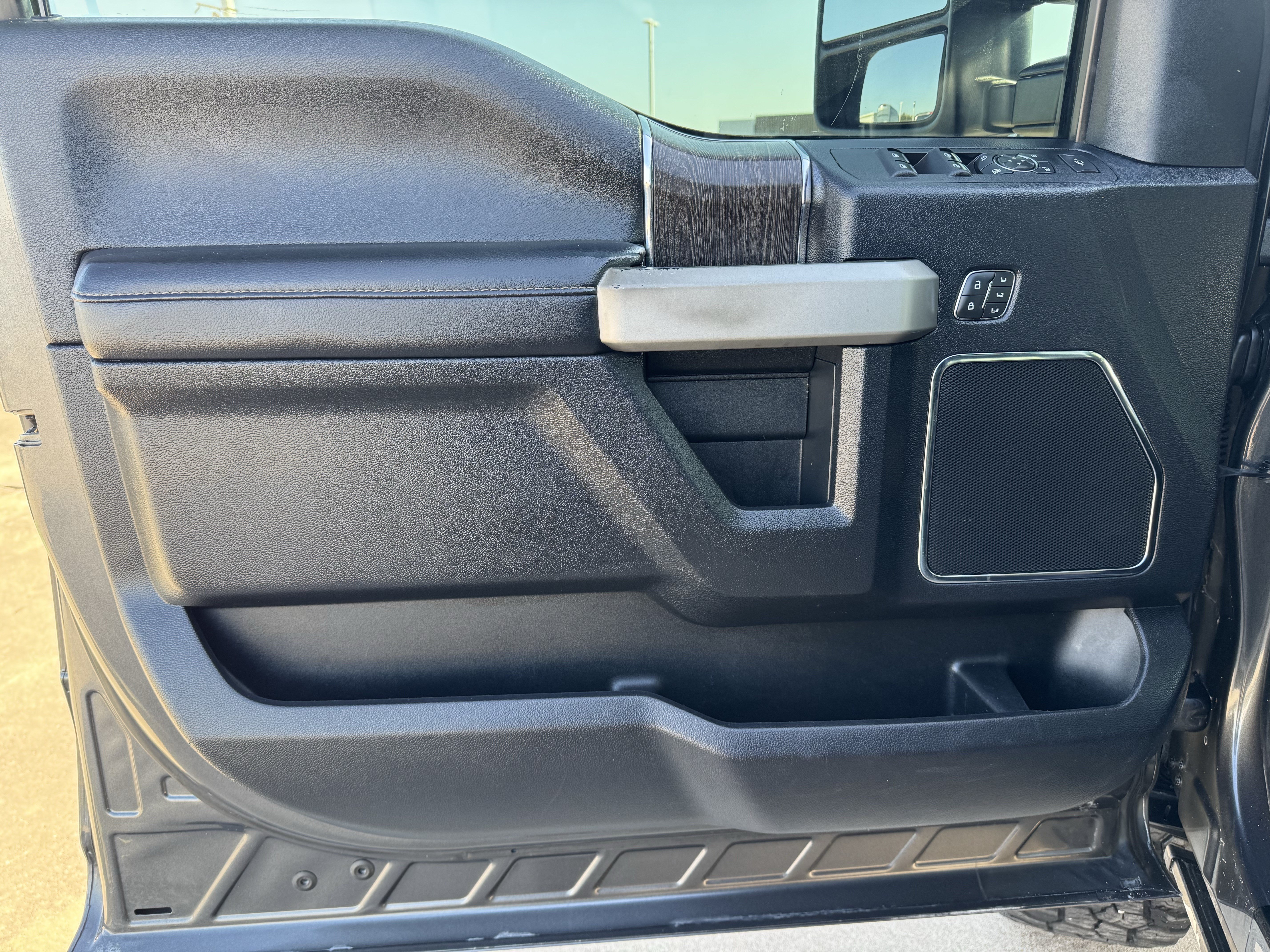 Used 2020 Ford F250 Lariat AWD/4WD image 11