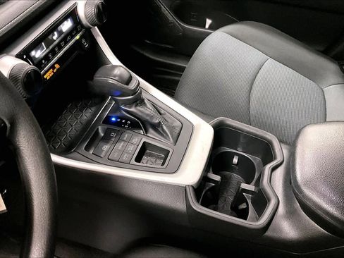 Certified 2022 Toyota RAV4 LE AWD/4WD image 15