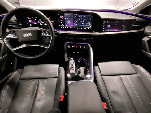 Certified 2025 Audi Q5 Prestige AWD/4WD image 16