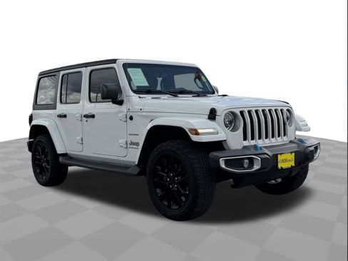 Used 2023 Jeep Wrangler Unlimited Sahara w/ Cold Weather Group AWD/4WD image 7