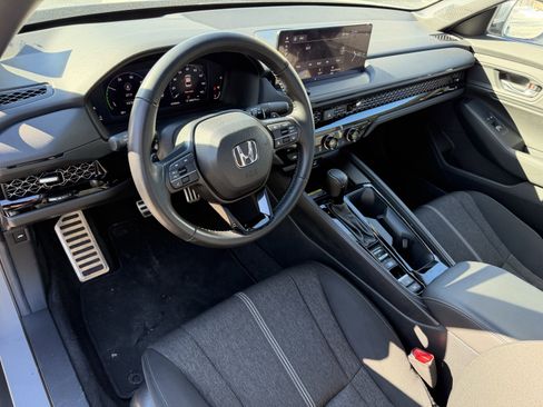 Used 2025 Honda Accord Sport image 14