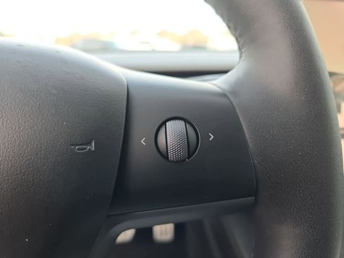 Used 2021 Tesla Model 3 Performance image 22