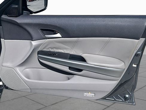 Used 2009 Honda Accord EX-L image 25