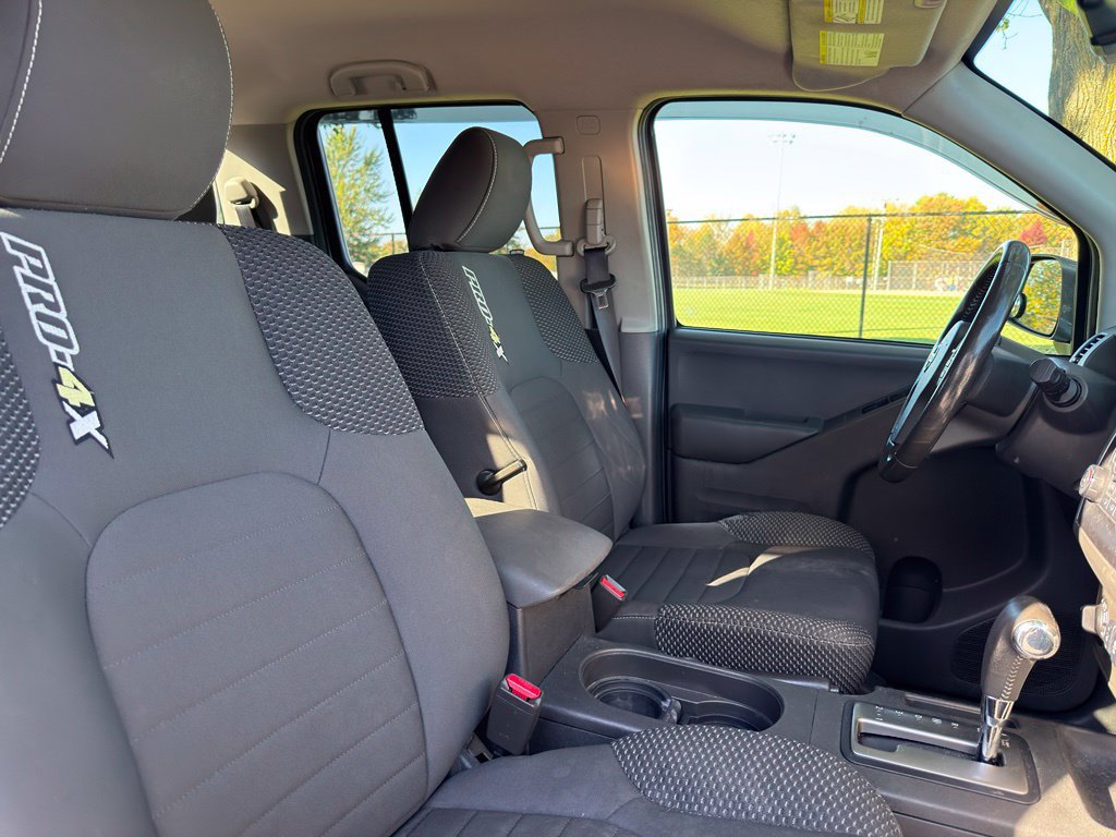 Used 2018 Nissan Frontier PRO-4X AWD/4WD image 32