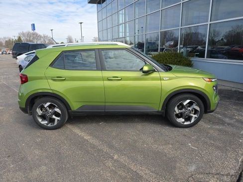 Certified 2023 Hyundai Venue SEL image 6