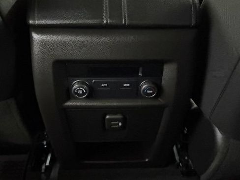 Used 2022 Chevrolet Traverse LT w/ Midnight/Sport Edition AWD/4WD image 31