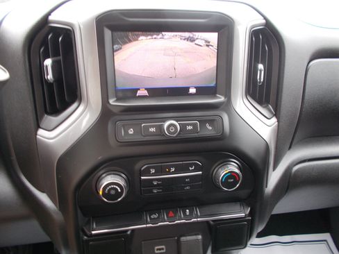 Used 2020 Chevrolet Silverado 1500 Custom w/ Custom Value Package AWD/4WD image 16
