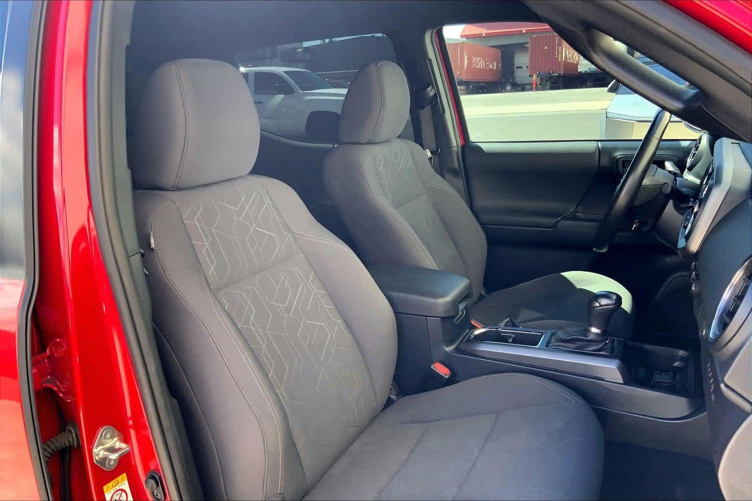 Used 2018 Toyota Tacoma TRD Sport RWD image 13