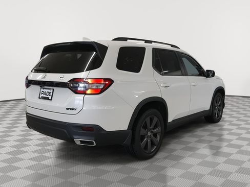 Used 2023 Honda Pilot Sport image 31