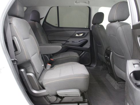 Used 2019 Chevrolet Traverse LT FWD image 12