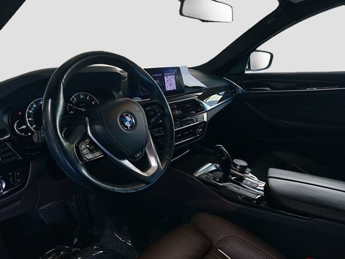 Used 2019 BMW 530i xDrive w/ Premium Package AWD/4WD image 9