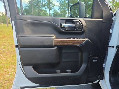 Used 2022 Chevrolet Silverado 3500 High Country w/ Technology Package AWD/4WD image 15
