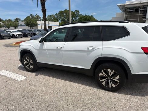 Certified 2024 Volkswagen Atlas SE FWD image 5