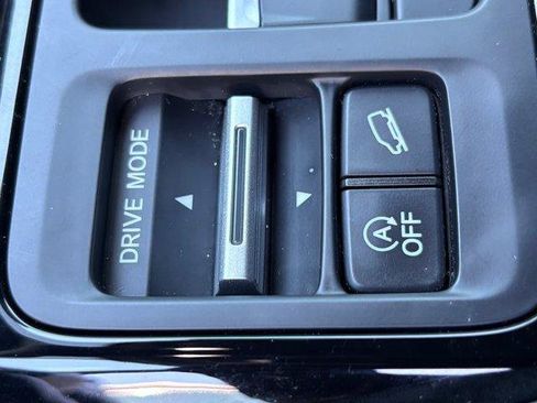 Used 2025 Honda Pilot TrailSport image 33