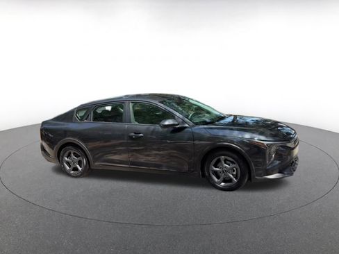 Used 2025 Kia K4 FWD image 2