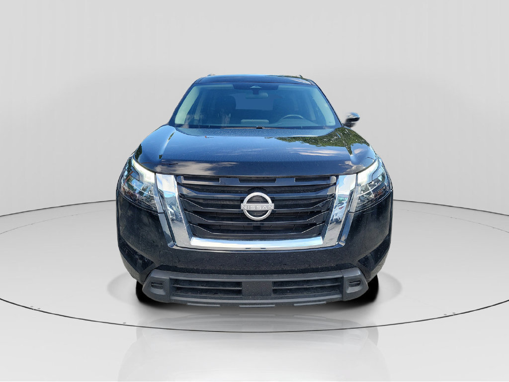 Used 2024 Nissan Pathfinder SV FWD image 2
