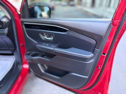 Used 2025 Honda Pilot Touring image 14