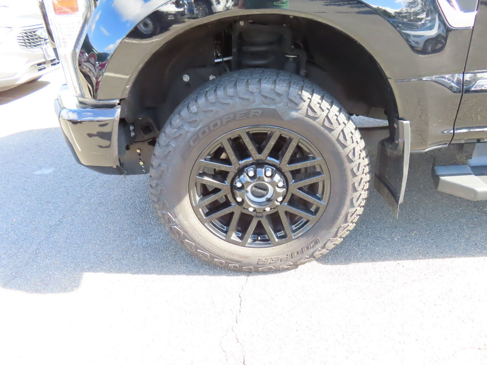 Used 2022 Ford F350 XLT w/ Black Appearance Package AWD/4WD image 12