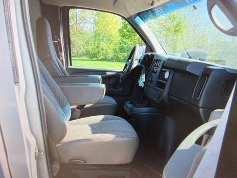 Used 2012 Chevrolet Express 3500 RWD image 9
