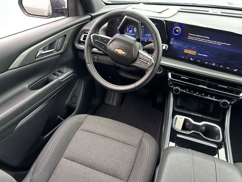 Used 2024 Chevrolet Traverse LT image 21
