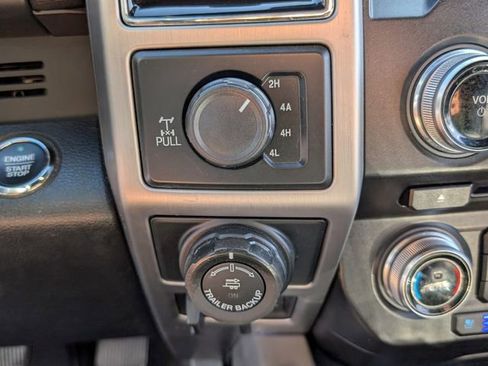 Used 2018 Ford F150 Platinum w/ Equipment Group 701A Luxury image 34