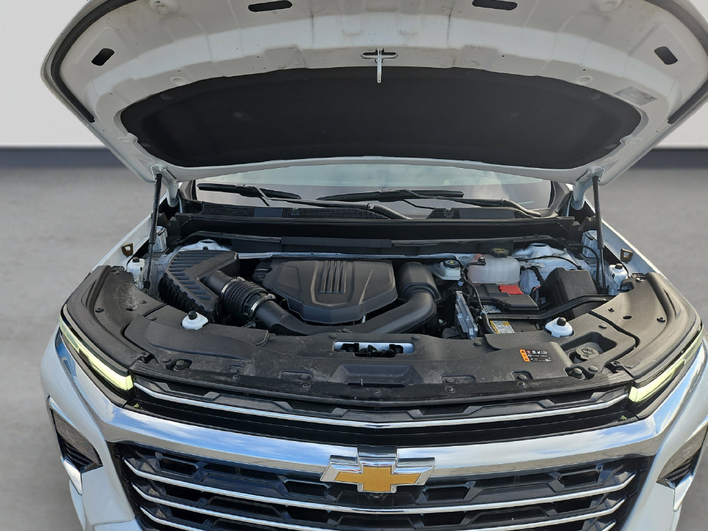 Certified 2025 Chevrolet Traverse High Country FWD image 19