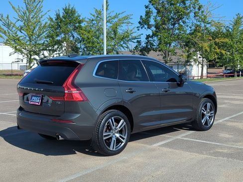 Used 2020 Volvo XC60 T5 Momentum w/ Protection Package AWD/4WD image 6