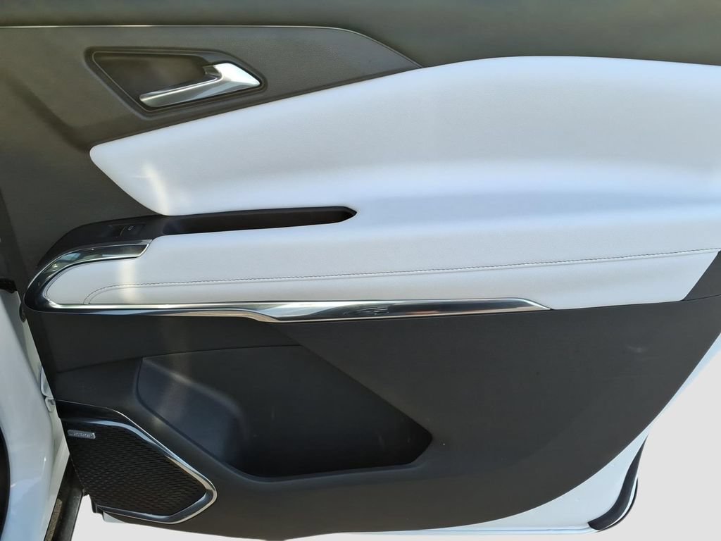 Used 2025 Chevrolet Traverse High Country w/ LPO, Floor Liner Package AWD/4WD image 11