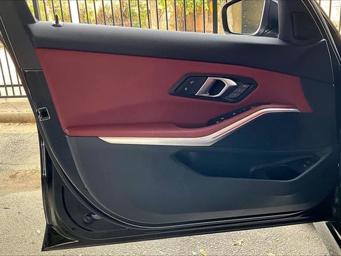 Used 2025 BMW 330i Sedan image 21