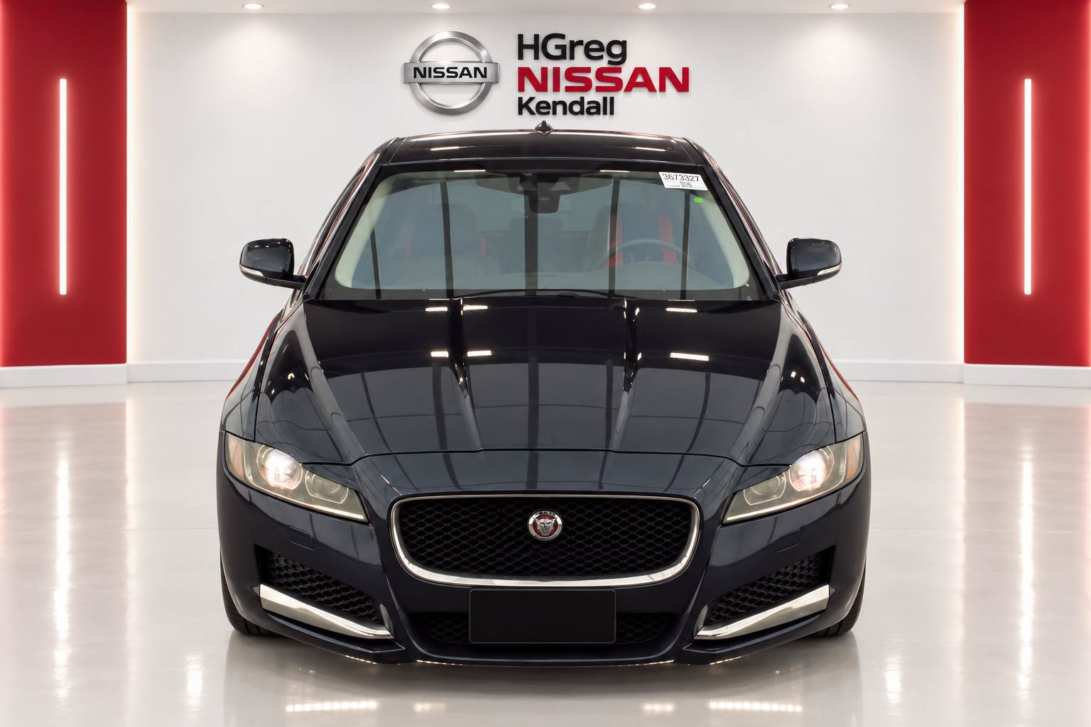Used 2018 Jaguar XF Premium AWD/4WD image 5
