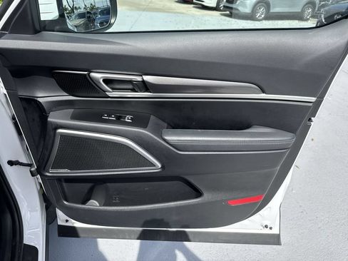 Used 2024 Kia Telluride S FWD image 42
