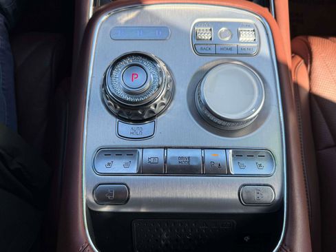 Used 2024 Genesis G90 3.5T image 32