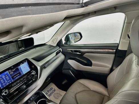 Used 2022 Toyota Highlander Platinum AWD/4WD image 23