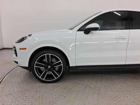 Used 2022 Porsche Cayenne S image 24