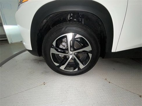 Used 2025 Chevrolet Trax RS image 10