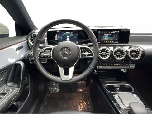 Used 2022 Mercedes-Benz CLA 250 image 33