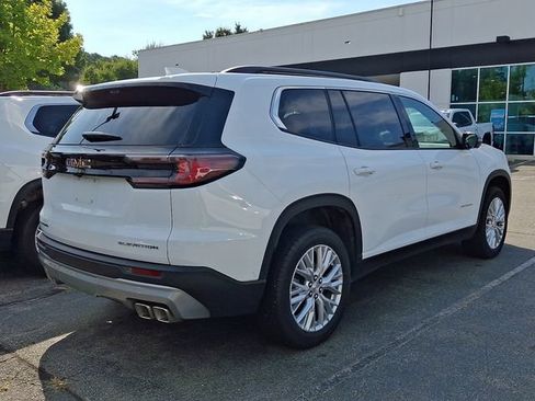 Used 2026 GMC Acadia Elevation w/ Elevation Premium Package FWD image 3