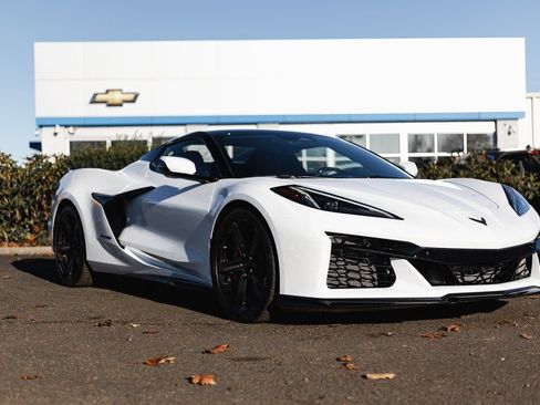 Used 2024 Chevrolet Corvette Z06 w/ Stealth Interior Trim Package RWD image 33