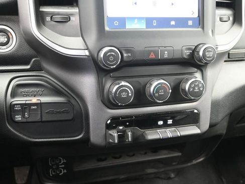 Used 2024 RAM 3500 Big Horn image 18