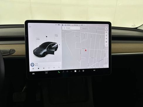 Used 2021 Tesla Model Y Long Range image 18