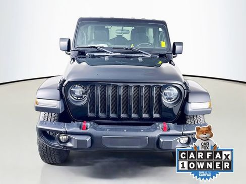 Used 2018 Jeep Wrangler Unlimited Sahara w/ Cold Weather Group AWD/4WD image 2