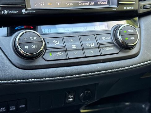Certified 2018 Toyota RAV4 XLE AWD/4WD image 19