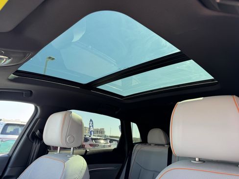 Used 2024 Audi Q8 e-tron Prestige w/ Prestige Package image 32