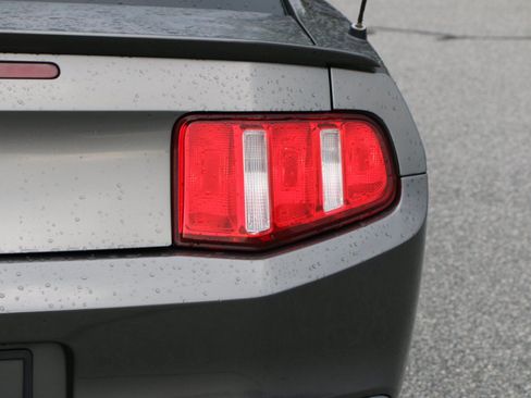 Used 2011 Ford Mustang Premium w/ 202A Rapid Spec Order Code RWD image 7