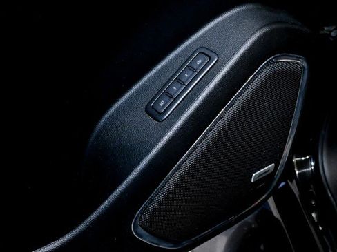 Used 2020 Chevrolet Suburban LT image 21