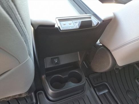 Used 2025 Toyota Sienna XLE w/ XLE Plus Package AWD/4WD image 17